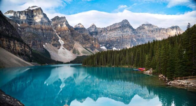 Moraine Lake & Lake Louise Half Day Private Tour - Captivating Lake Moraine