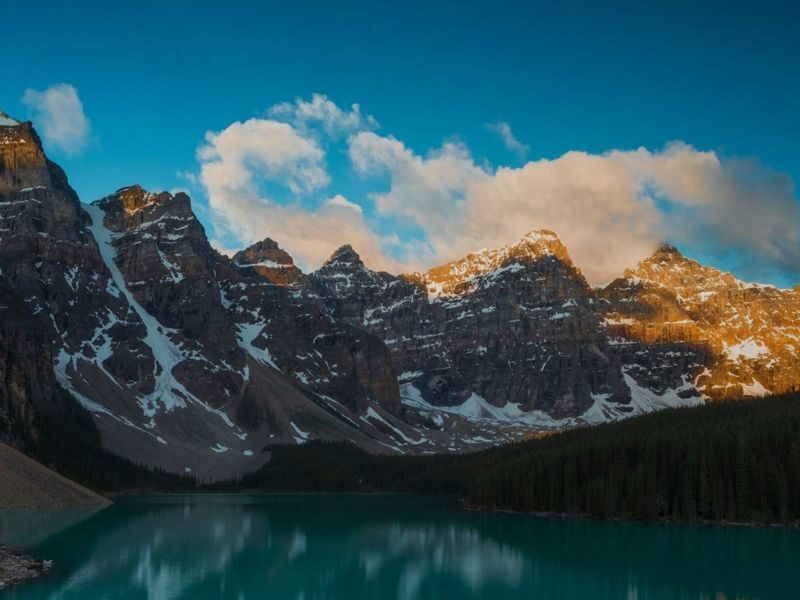 Moraine Lake & Lake Louise Sunrise Guided Tour - The early start, transport, and planning details