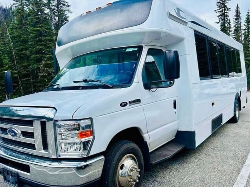 Moraine Lake & Lake Louise Tour from Calgary, Canmore, Banff - What 90 minutes at each lake buys you