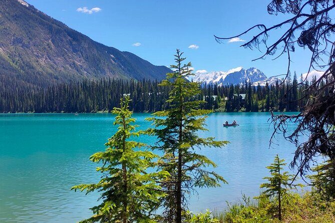 Moraine Lake,Lake Louise,Emerald& Peyto Lake 4 lakes from Canmore - FAQs about the Tour