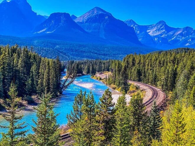 Moraine,Lake Louise ,Emerald Lake,Johnston Canyon &Banfftour - Tour Experience and Guide