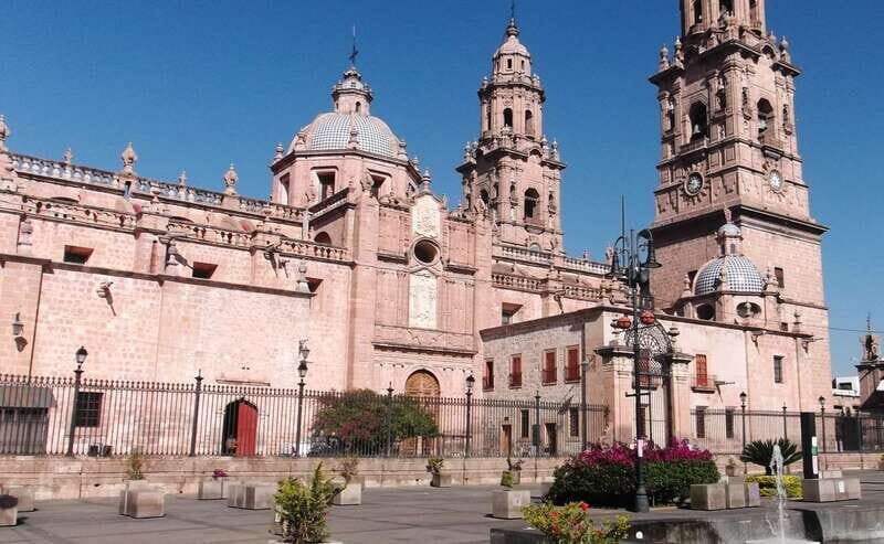 Morelia: Walking City Tour - Exploring Morelia: A Walking Tour Through Mexico’s Pink Stone Jewel
