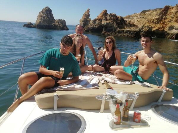 Morning/Afternoon Luxury Yacht Cruise With Drinks and Snacks - Booking Information