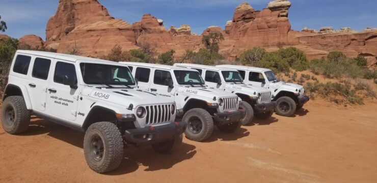 Morning Arches National Park 4x4 Tour - Full Description