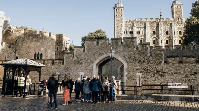 Morning at the Tower With Crown Jewels & Thames River Cruise - Crown Jewels Viewing