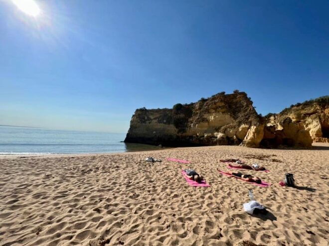 Morning Beach Yoga in Armação De Pêra by El Sol Lifestyle - Class Details and Duration