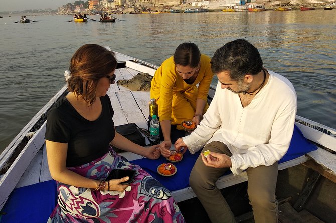 Morning Boat and Old City Tour With Official Tour Guide in Varanasi - Itinerary Overview