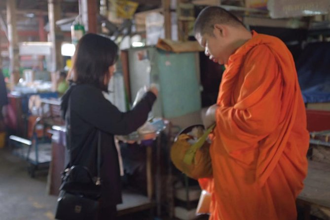 Morning Buddhist Almsgiving and Temple & Market Tour - Accessibility and Participant Information