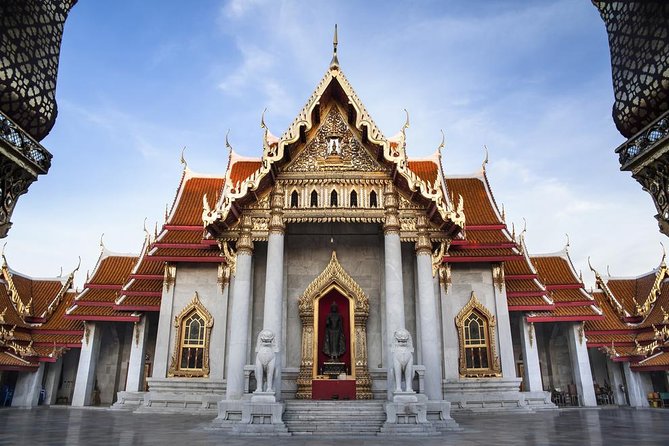 Morning Buddhist Almsgiving, Grand Palace and Flower Market Tour in Bangkok - Tour Experience