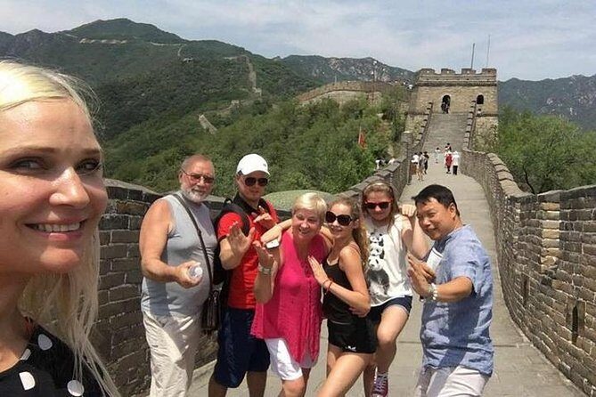 Morning Bus Trip: Mutianyu Great Wall Daily Round Trip by Bus (7:00am Departure) - The Experience of Visiting Mutianyu
