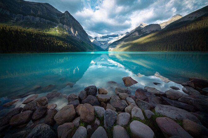 Morning Tour at Moraine Lake(2hrs) & Lake Louise(2hrs) - Hassle-Free Transportation and Pickups