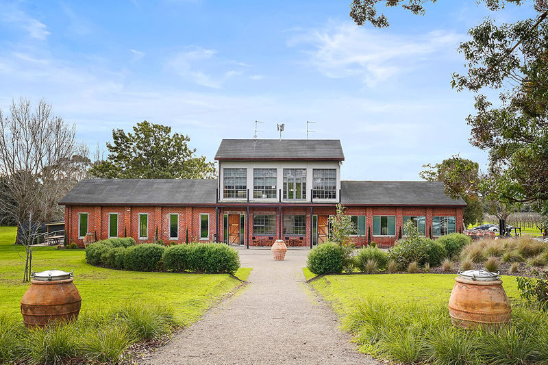 Mornington Peninsula Boutique Wine and Lunch Small Group Tour - Two winery names, so check the route