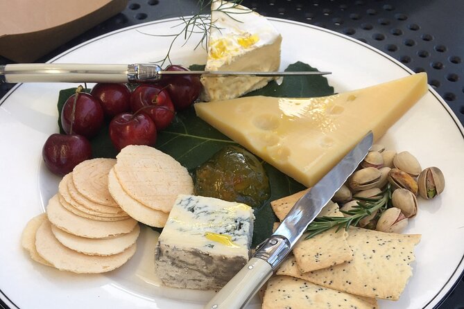 Mornington Peninsula Wine and Food Day Tour From Melbourne - Minimum Traveler Requirements