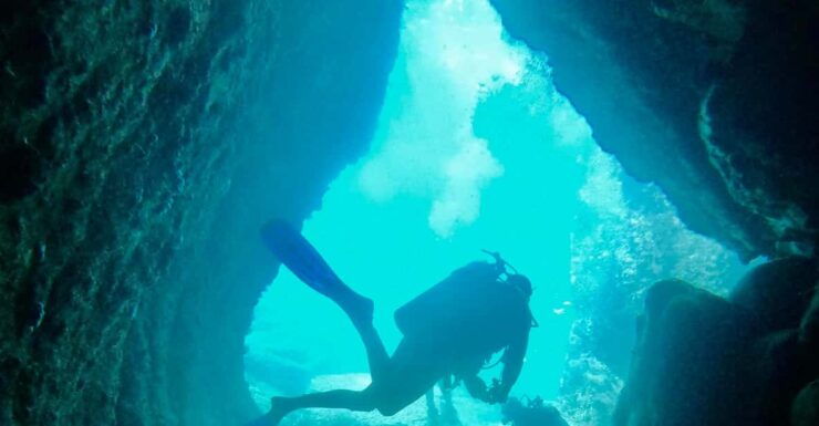 Morros De Potosi: Dive Into the Mysteries of the Night - Exploring the Dive Site