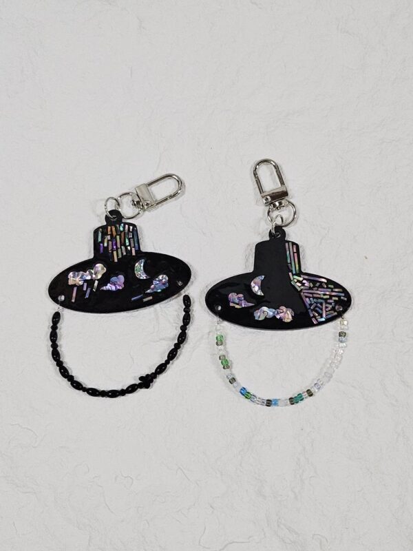 Mother-of-Pearl Gat Keychain Making Experience in Jeju - The host, solo visitors and creative confidence