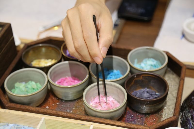 Mother-of-Pearl Jewelry Workshop in a Historic Shanghai Alley - Why the setting works for families