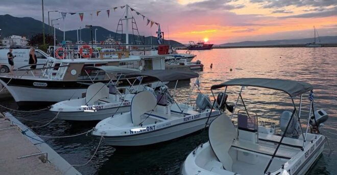 Motor Boat Rental - Motorboat Features