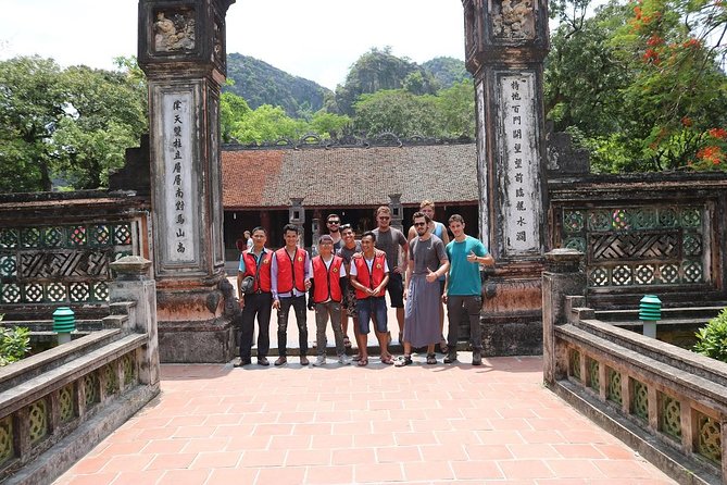 Motorbike Backroad-Tam Coc- Hoa Lu- Valley -Rice Paddies Fields - Local Cuisine: Indulging in Authentic Flavors