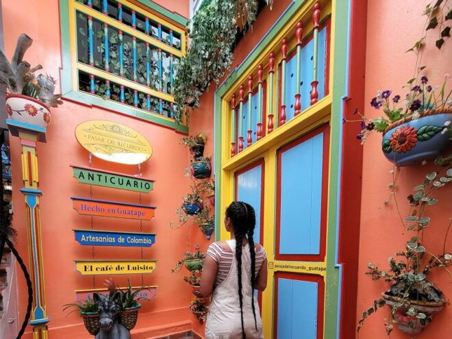 Motorcycle Tour From Medellin to Guatape - Guatapé Experience