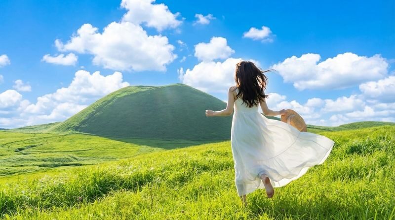 Mount Aso One-Day Tour in Kyushu: Kamishikimi Kumanoza Shrine, Kusasenri, Kurokawa Onsen (Departing from Fukuoka, includes Mount Aso shuttle bus, minimum 1 person to form a group) - A practical way to reach Aso from Fukuoka