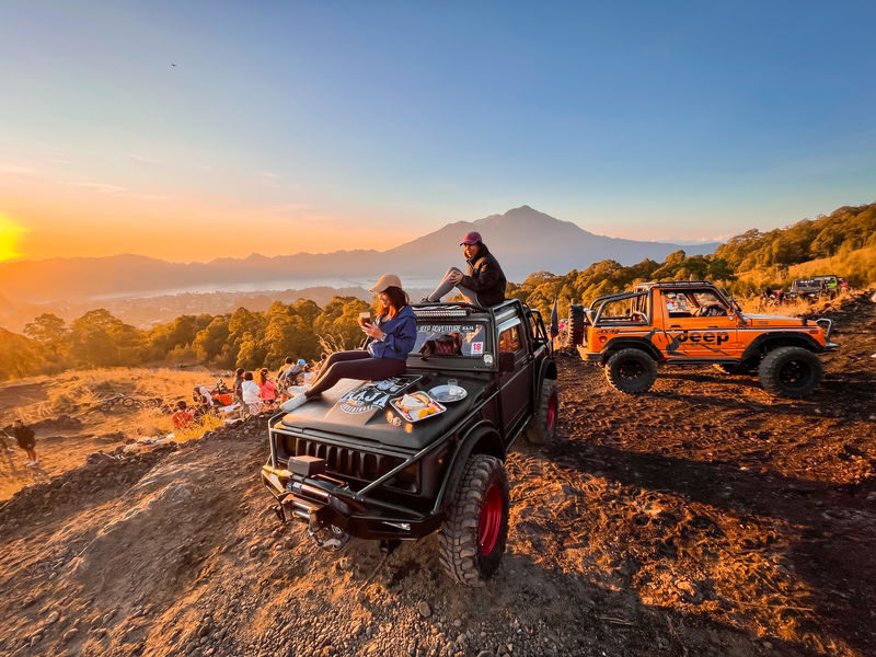 Mount Batur Sunrise Jeep Tour and Kintamani Cafe by the Lake - Sunrise at Mount Batur, without a hike