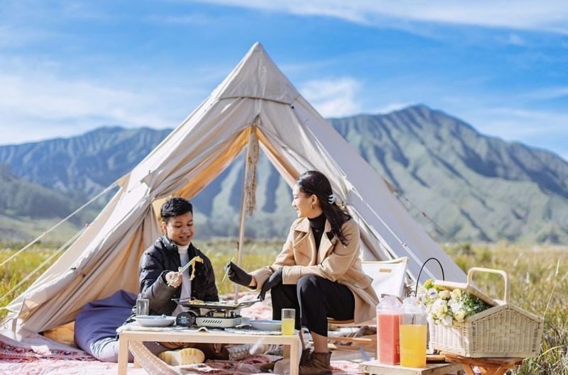 Mount Bromo Instagramable Picnic Breakfast Experience in Malang - The menu: a group choice, not four separate orders