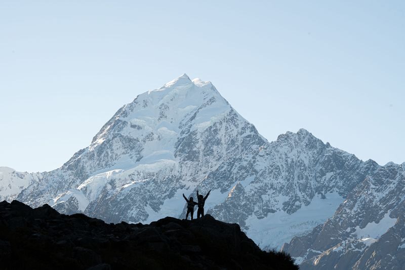 Mount Cook, Lake Pukaki and Southern Alps Tour - Cromwell, Lindis Pass and the changing country