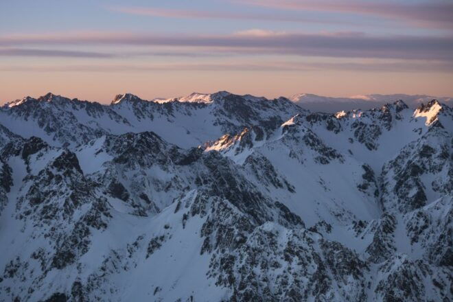 Mount Cook: Scenic Helicopter Flight With Alpine Landing - Experienced Pilot and Area Information