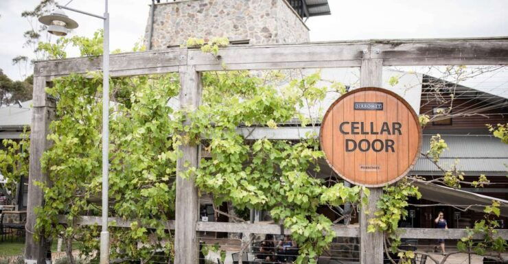 Mount Cotton: Paddock Picnic With Wine Tasting for Two - Premium Wine Tasting Experience