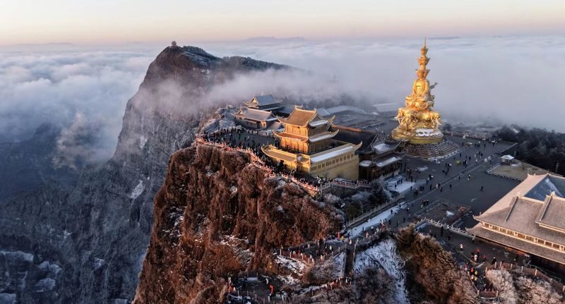 Mount Emei and Leshan Giant Buddha Day Tour from Chengdu - Two Sichuan landmarks, one long day