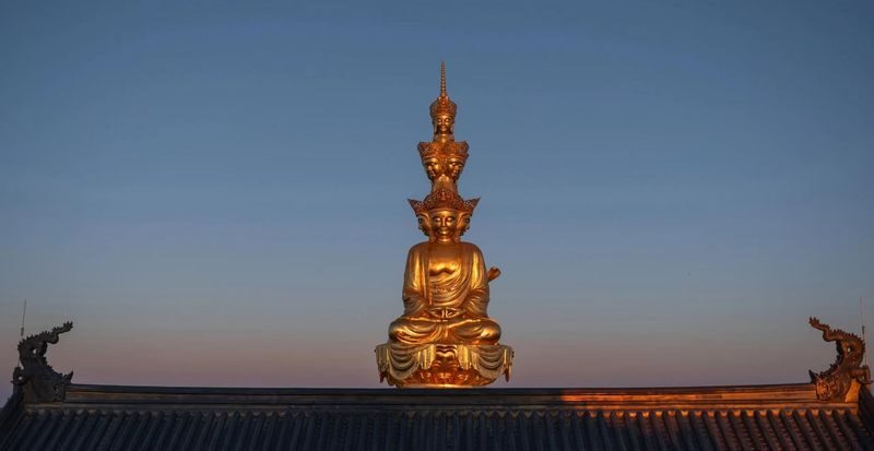 Mount Emei and Leshan Giant Buddha Day Tour from Chengdu - The Leshan Giant Buddha: the day’s historic anchor