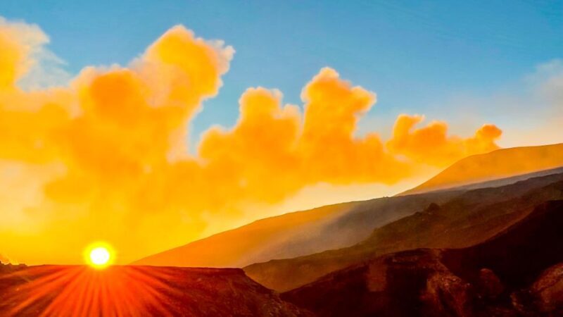 Mount Etna: Trek to 3000m with cable car and jeep - FAQs