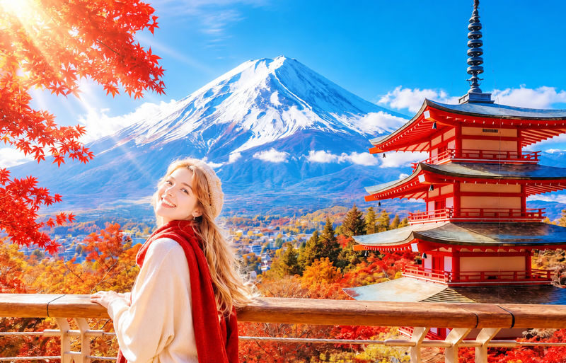 Mount Fuji Classic Tour | Arakurayama Sengen Park/Mount Fuji 5th Station, Oshino Hakkai & Gotemba Premium Outlets/Hot Spring Day Trip | Depart from Tokyo/Shinjuku - The day in five useful details