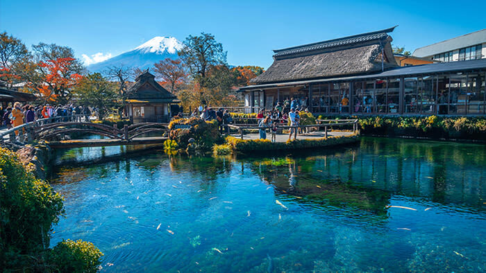 Mount Fuji day trip from Japan | Mount Fuji & Kawaguchi Lake & Gotemba Outlet & Internet-famous convenience store | Departing from Tokyo Ginza | Trilingual guide in Chinese/English/Korean - Should you book this Mount Fuji day trip?
