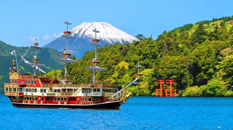Mount Fuji & Hakone Day Trip: Arakurayama Sengen Park + Oshino Hakkai + Hakone Owakudani + Aerial Cable Car + Lake Ashi Pirate Ship (Departing from Tokyo) - Arakurayama’s pagoda view, and the steps to reach it
