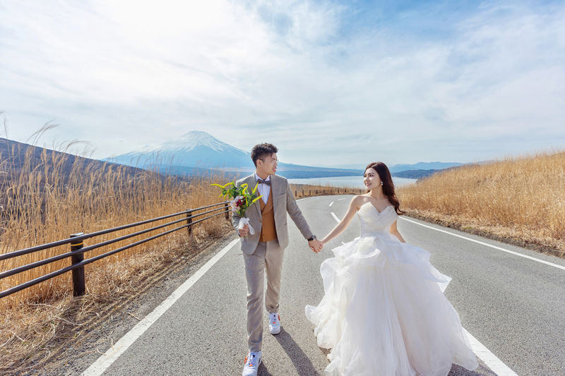 Mount Fuji Pre-Wedding Photoshoot | Dress, Kimono & Scenic Locations - Start with styling in Tokyo