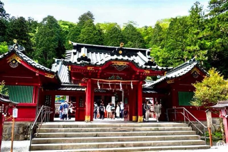 Mount Fuji Private Day Tour with English speaking Guide - Oshino Hakkai: Traditional Village and Spring-fed Ponds