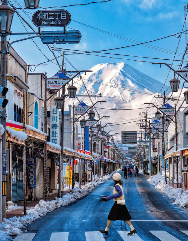 Mount Fujis Six Major Instagrammable Photo Spots One-Day Tour: Lake Yamanaka Upside-Down Fuji & Arakurayama Sengen Park & Nichikawa Clock Shop & Oishi Park (Departing from Tokyo) - Oshino Hakkai: eight clear spring ponds