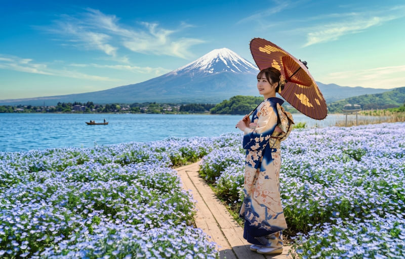 Mount Fuji Scenic Day Tour: Mount Fuji 5th Station, Oshino Hakkai, Arakurayama Sengen Park, Kawaguchiko Panoramic Ropeway, Oishi Park, Lawson Convenience Store (Departing from Tokyo) - At a glance: what to expect