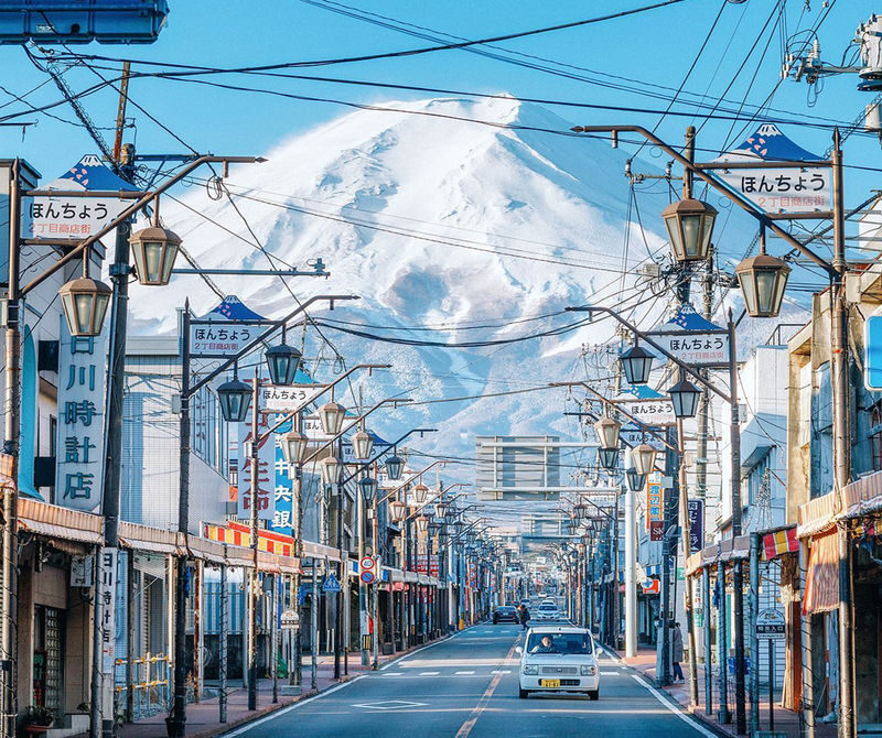 Mount Fuji Twin Lakes Instagram-Worthy Spots Day Tour | Lake Yamanaka Multiple Experiences Available + Lake Kawaguchi Oishi Park + Oshino Hakkai + Lawson Convenience Store + Nikawa Tokei Store (Departure from Tokyo) - Two Fuji lakes, one busy day