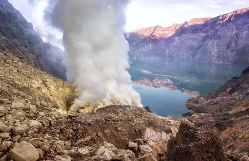 Mount Ijen Blue Fire & Crater Hike with Local Guide - Authentic Insights from Reviewers