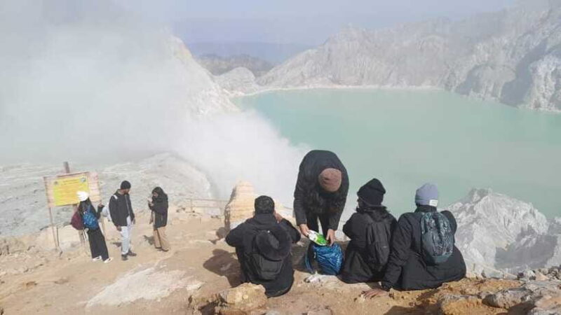 Mount Ijen Blue Fire Tour Start From Banyuwangi or Ubud Bali - FAQ