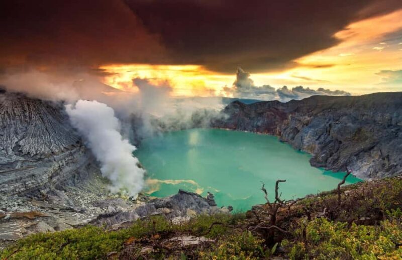 Mount Ijen Tour from Bali:Experience the majestic blue fire - Transportation and Group Dynamics