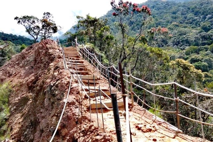 Mount Kinabalu Climb via Timpohon Trail with Private Guide - Prepare for cold, rain and tired legs