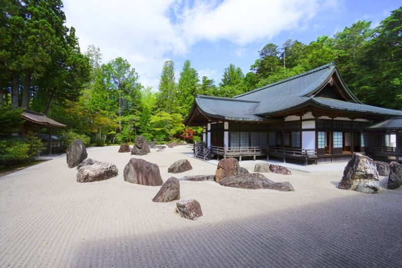 Mount Koya Wakayama & Nachi Waterfall Private Day Tour - Nachi Falls: a powerful payoff, with a longer day