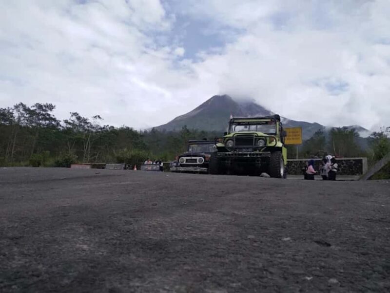 Mount Merapi Jeep &Plaosan tample Green Village Cycling Tour - FAQ