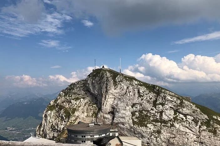 Mount Pilatus Heritage Tour with Cruise from Basel or Lucerne - From Lucerne station to the lake