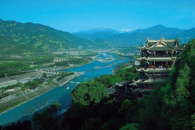 Mount Qingcheng and Dujiangyan Irrigation Sightseeing Tour - Exploring Mount Qingcheng