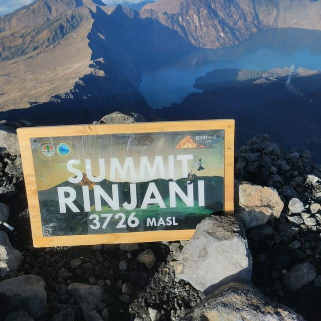 Mount Rinjani: 2-Day 1-Night Guided Summit Trek With Meals - Inclusions and What to Bring