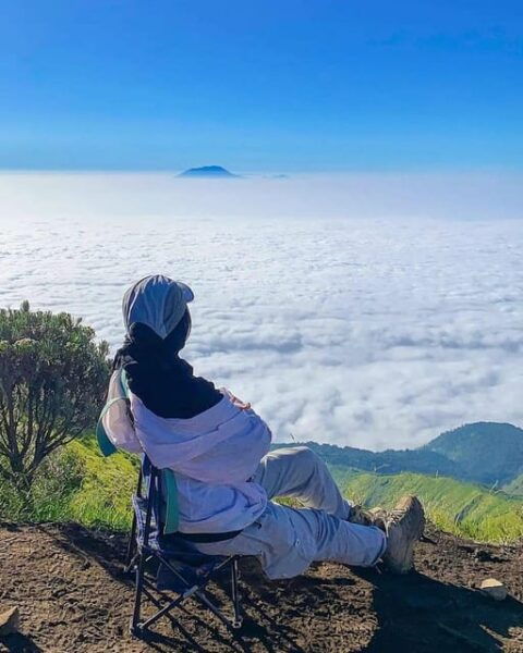 Mount Rinjani Summit Guided Hiking Tour - 2 Days 1 Night - Safety Considerations